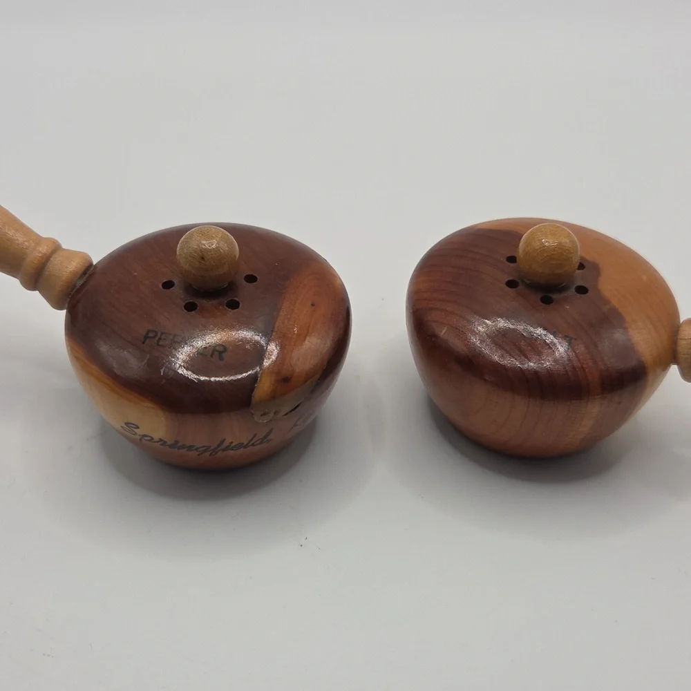 Salt and Pepper Shakers Springdield Ky Wooden